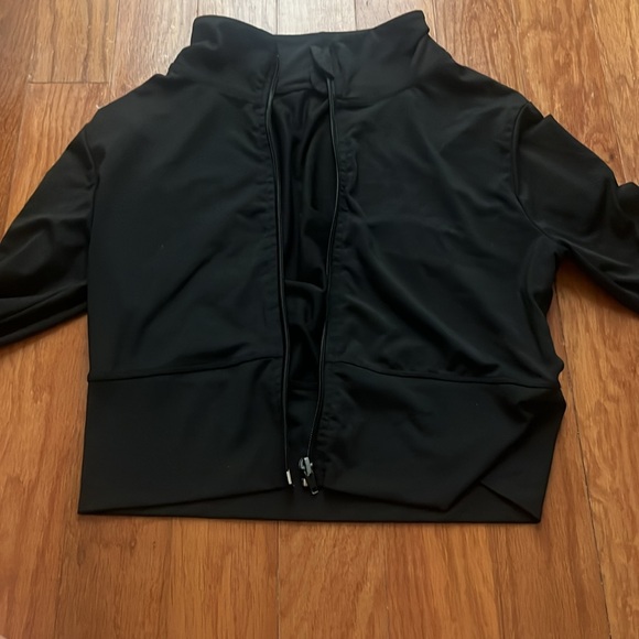 Cropped Athletic Jacket - Picture 2 of 3